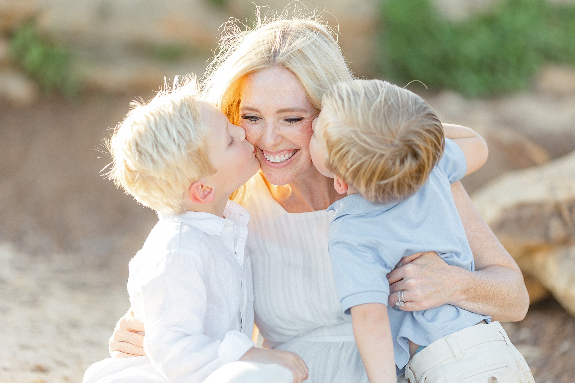 Dallas mom and sons during family portraits at Grapevine Lake